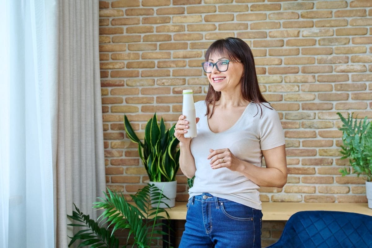 Best Kefir Brands & Benefits: 9 Awesome Reasons to Drink Kefir Daily