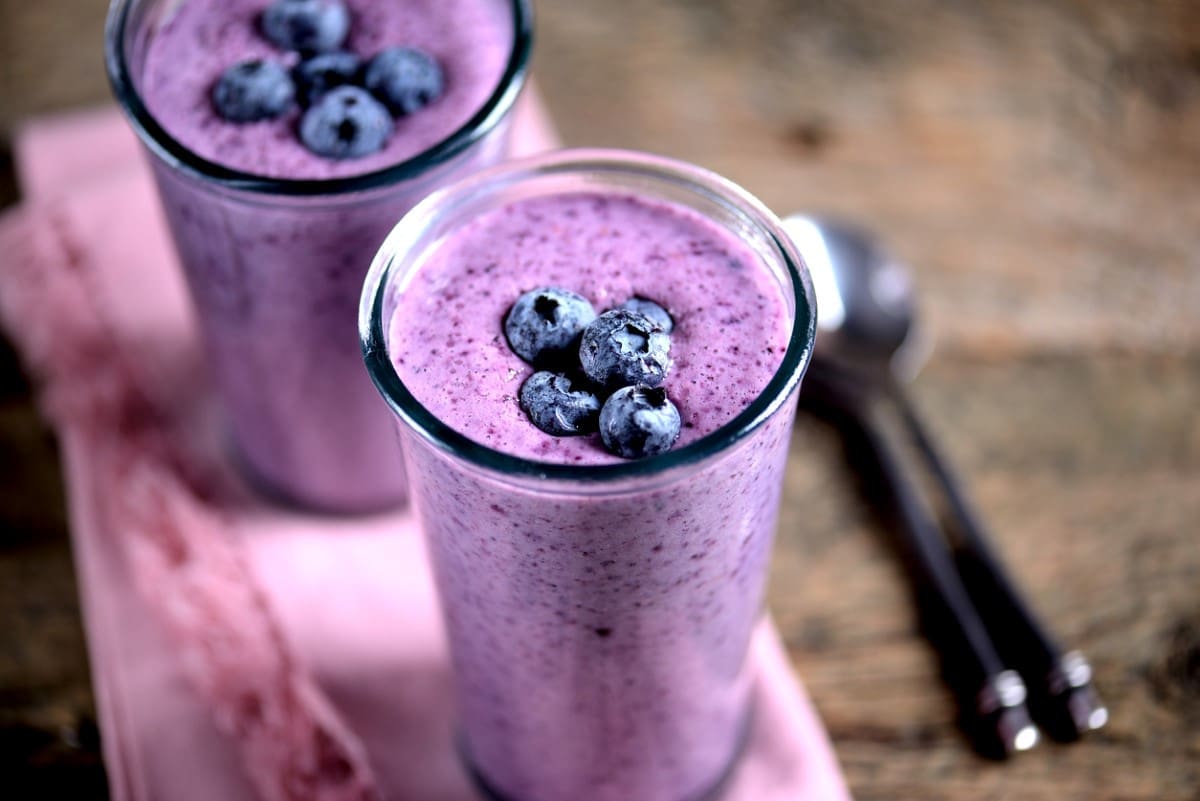 Blueberry kefir smoothie