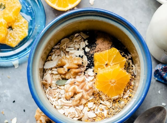 Overnight oats with orange and seeds